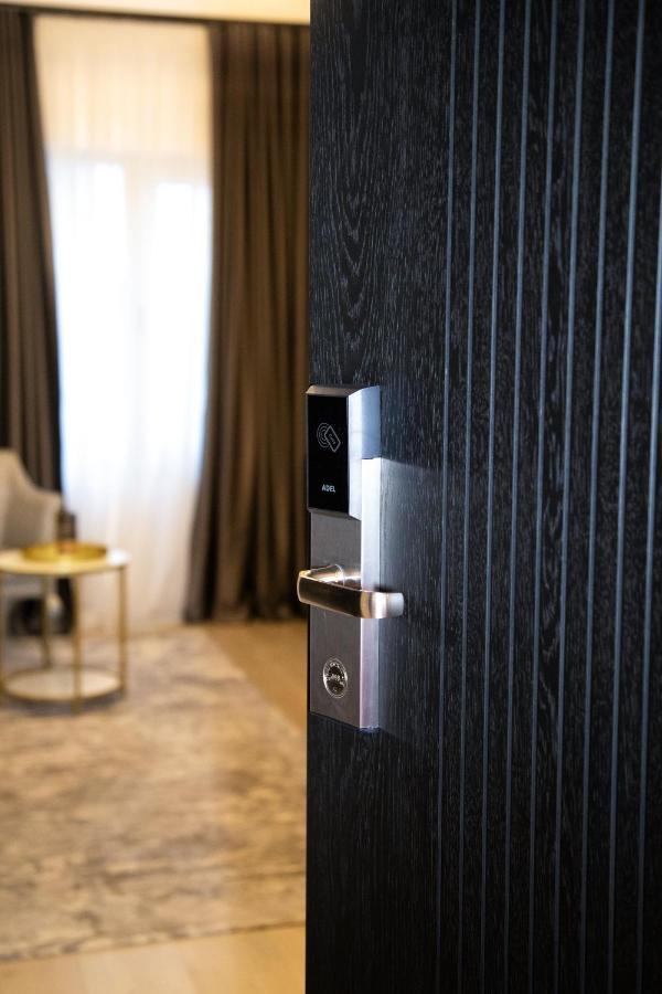 Triss Hotel Tiranë Ngoại thất bức ảnh