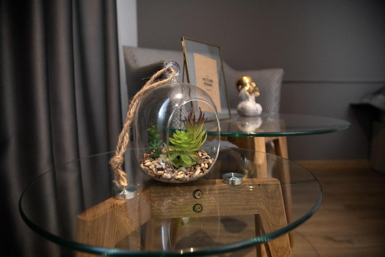 Triss Hotel Tiranë Ngoại thất bức ảnh