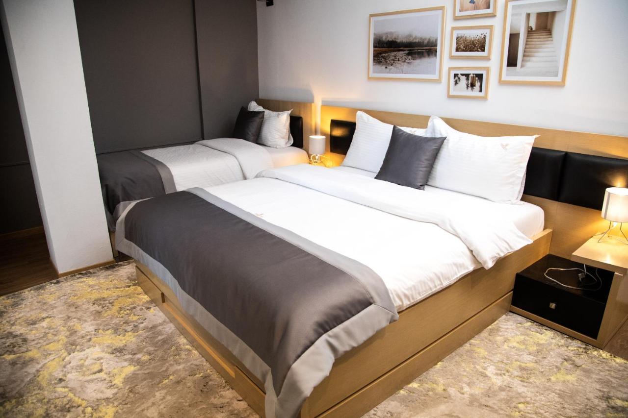 Triss Hotel Tiranë Ngoại thất bức ảnh
